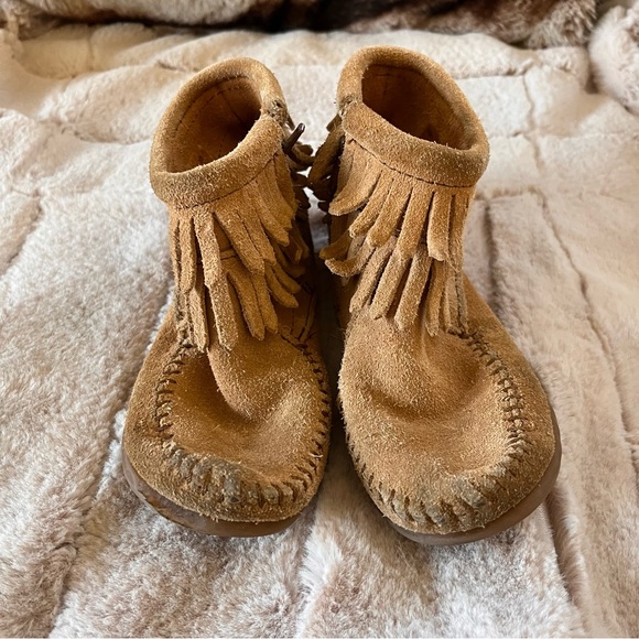 Minnetonka Double Fringe Side Zip Boot - Size 11 - Picture 2 of 11